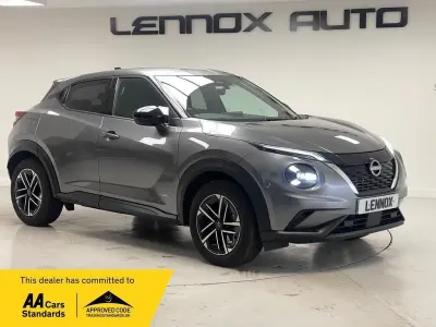 Usado Nissan Juke N-Connecta 143 HP (105 kW) 2024 Cinzento SUV