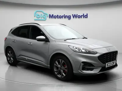 Używany Ford Kuga ST-Line 190 KM (139 kW) 2023 Srebrny SUV