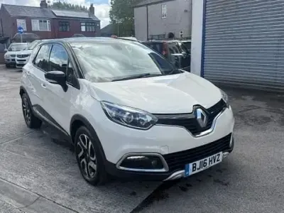 Used Renault Captur Signature 110 HP (80 kW) 2016 White SUV