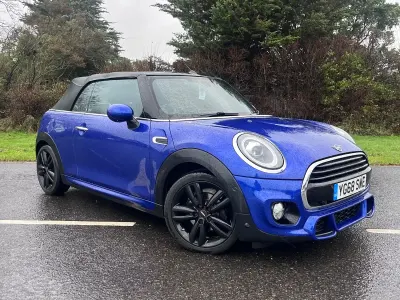 Usado Mini Cooper Cabriolet Sport 136 CV (100 kW) 2019 Azul Descapotable