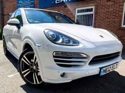 Used Porsche Cayenne 245 HP (180 kW) 2012 White SUV