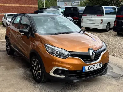 Used Renault Captur Dynamique 90 HP (66 kW) 2018 Orange/black SUV