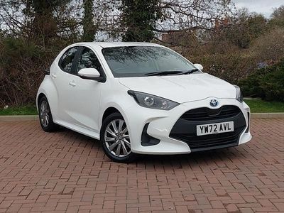 Used Toyota Yaris Hybrid 116 HP (85 kW) 2023 White Hatchback