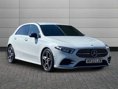 Begagnad Mercedes A200 AMG Line Premium 163 HK (119 kW) 2023 Vit Halvkombi