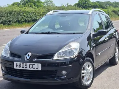 Used Renault Clio Dynamique 86 HP (63 kW) 2009 Black Estate