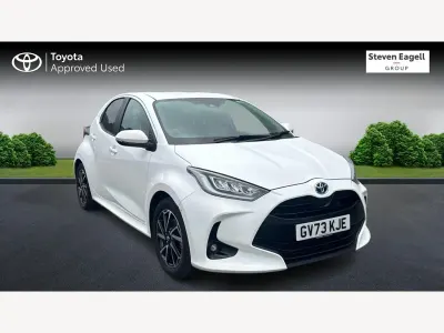 Used Toyota Yaris Hybrid Design 2023 White Hatchback