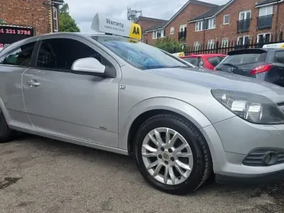 Used Vauxhall Astra SRi 178 HP (130 kW) 2011 Silver Hatchback