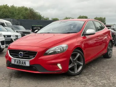 Used Volvo V40 R-Design 115 HP (84 kW) 2015 Red Hatchback