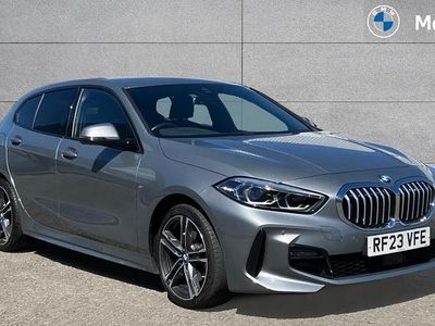 Usado BMW 118 M Sport 136 HP (100 kW) 2023 Cinzento Citadino