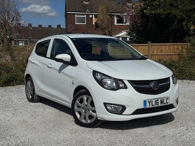 Used Vauxhall Viva 75 HP (55 kW) 2016 White Hatchback