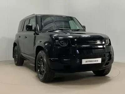 Usado Land Rover Defender SE Dynamic 249 HP (183 kW) 2023 Preto SUV
