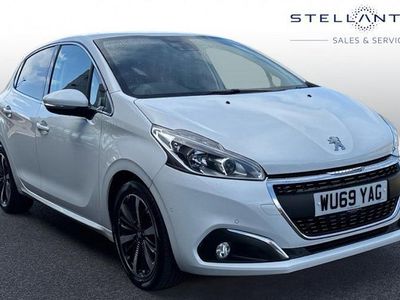 Used Peugeot 208 S 82 HP (60 kW) 2019 White Hatchback