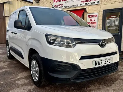 Usado Toyota Proace Active 120 HP (88 kW) 2021 Branco Monovolume