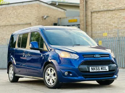 Käytetty Ford Tourneo Connect Titanium 120 HP (88 kW) 2016 Sininen Tila-auto