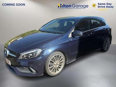 Begagnad Mercedes A200 AMG Line Premium 2017 Blå Halvkombi