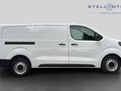 Used Peugeot Expert 143 HP (105 kW) 2025 White Van