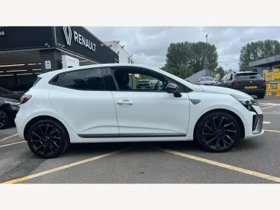 Used Renault Clio Esprit Alpine 90 HP (66 kW) 2024 Solid  glacier white  Hatchback