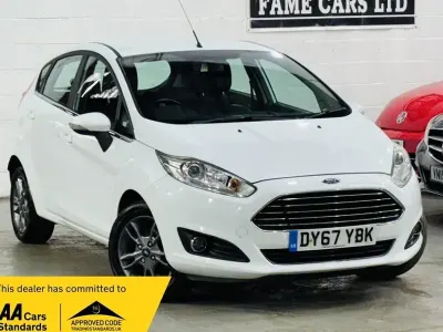 Used Ford Fiesta Zetec 100 HP (73 kW) 2017 White Hatchback