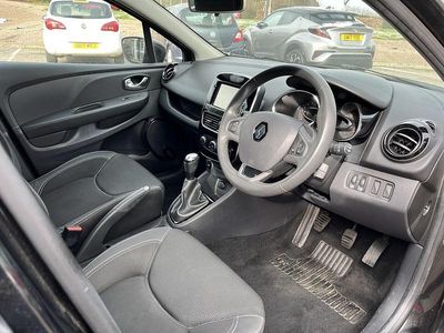 Used Renault Clio IV Dynamique 2016 Black Hatchback