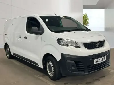 Used Peugeot e-Expert 100 kW (136 HP) 2021 White Van