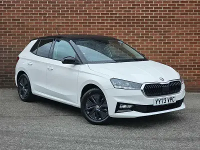 Used Skoda Fabia Colour Edition 70 HP (51 kW) 2023 White Hatchback