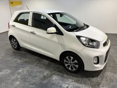 Used Kia Picanto Air 84 HP (61 kW) 2015 White Hatchback