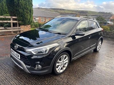 Black Used 2016 Hyundai i20 Active Hatchback | £6,995 (Fair price)