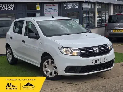 Używany Dacia Sandero Ambiance 2017 Biały Hatchback