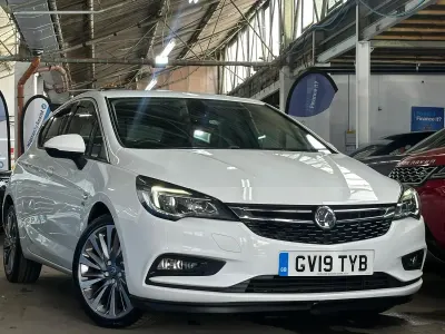 Used Vauxhall Astra 150 HP (110 kW) 2019 White Hatchback
