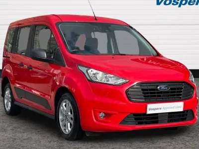 Käytetty Ford Tourneo Zetec 120 HP (88 kW) 2021 Punainen Tila-auto