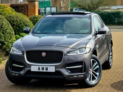 Usado Jaguar F-Pace R-Sport 2017 Cinzento SUV