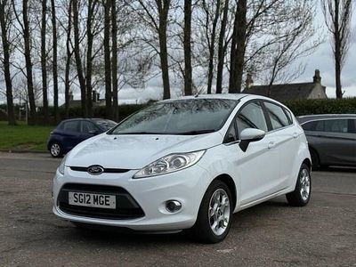 Used Ford Fiesta Zetec 82 HP (60 kW) 2012 White Hatchback