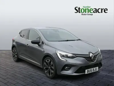 Begagnad Renault Clio V Techno 90 HK (66 kW) 2022 Grå Halvkombi