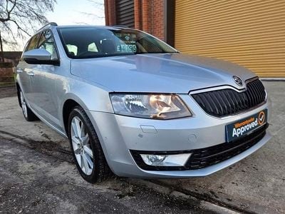 Silver Used 2014 Skoda Octavia Elegance Estate | £4,195 (Super price)