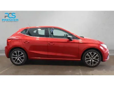 Begagnad Seat Ibiza XCELLENCE Lux 2022 Röd Halvkombi