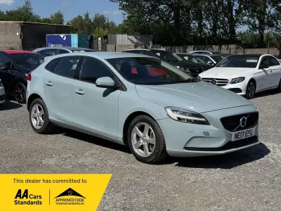 Used Volvo V40 Momentum 2026 Blue