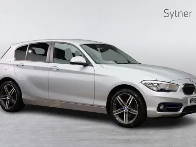 Begagnad BMW 120 Sport Line 181 HK (133 kW) 2018 Silver Halvkombi