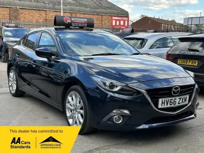 Usado Mazda 3 Inclusive 105 HP (77 kW) 2016 Azul Sedan