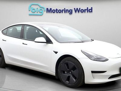 Used Tesla Model 3 Standard Range Plus 222 kW (302 HP) 2021 White Sedan