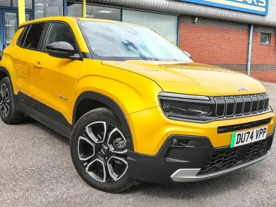 Begagnad Jeep Avenger EV Summit 114 kW (156 HK) 2025 SUV