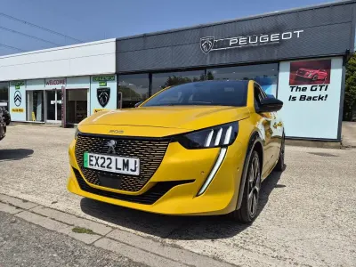 Used Peugeot e-208 Premium 98 kW (134 HP) 2022 Yellow Hatchback
