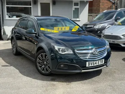 Used Vauxhall Insignia 163 HP (119 kW) 2014 Green Estate