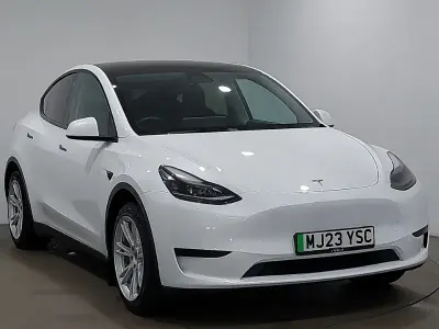 Begagnad Tesla Model Y RWD 11 kW (15 HK) 2023 Vit SUV