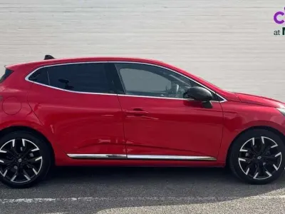Usado Renault Clio V Techno 90 CV (66 kW) 2024 Rojo Utilitario