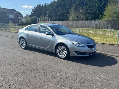Second-hand Vauxhall Insignia Design Edition 2015 Argintiu Hatchback
