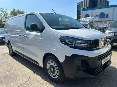 Usado Vauxhall Vivaro S 2025 Branco Monovolume
