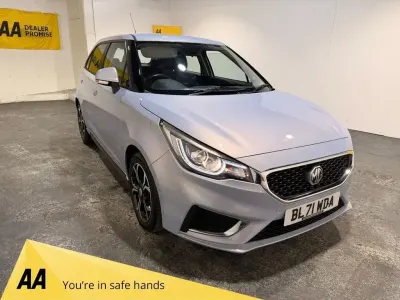 Begagnad MG MG3 Exclusive 106 HK (77 kW) 2022 Silver Halvkombi