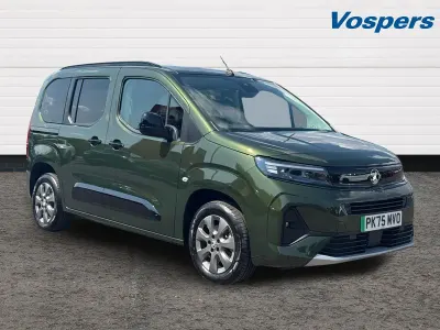 Used Vauxhall Combo Ultimate 100 kW (136 HP) 2025 Green MPV