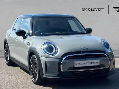 Begagnad Mini Cooper Classic 134 HK (98 kW) 2022 Grå Halvkombi