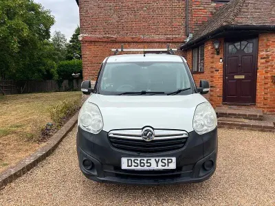 Used Vauxhall Combo 2015 White MPV